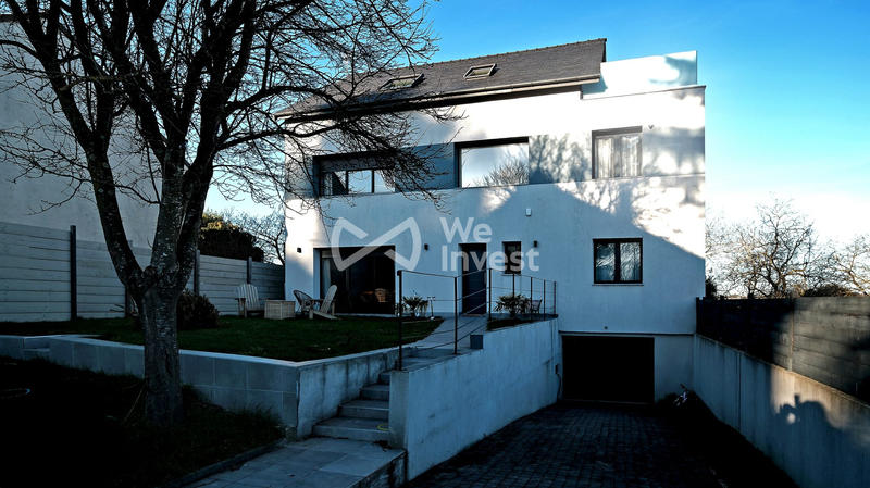 Maison contemporaine - 266 m² - 8 pièces