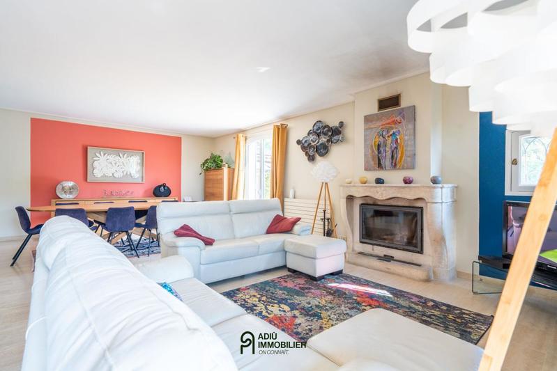 Propriété - 335 m² - 10 pièces