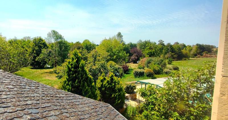 Corps de ferme - 230 m² - 5 pièces