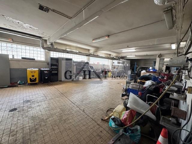 Entrepôt - 970 m²