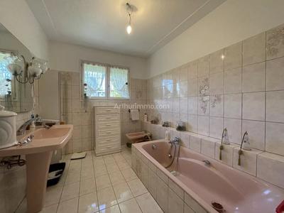 Maison - 250 m² - 5 pièces