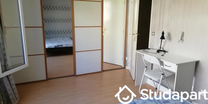 Chambre - 13 m² - 1 pièce