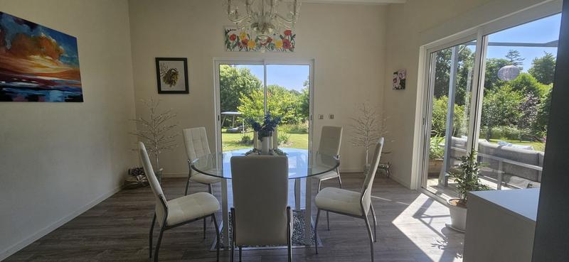 Maison - 220 m² - 5 pièces