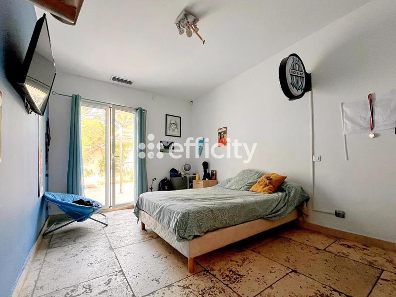 Maison - 230 m² - 7 pièces