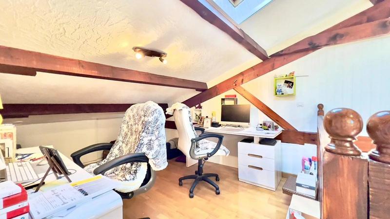 Maison - 349 m² - 10 pièces