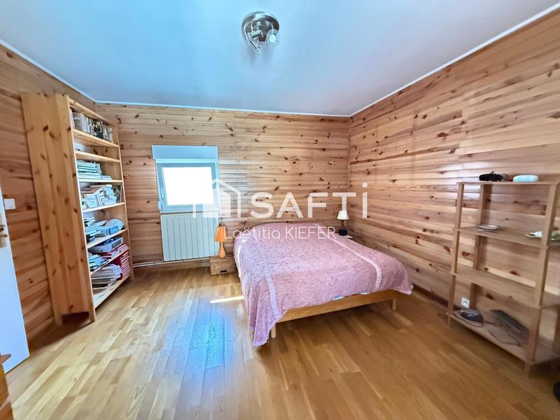 Maison - 198 m² - 10 pièces