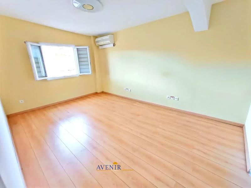 Bureau - 143 m² - 10 pièces