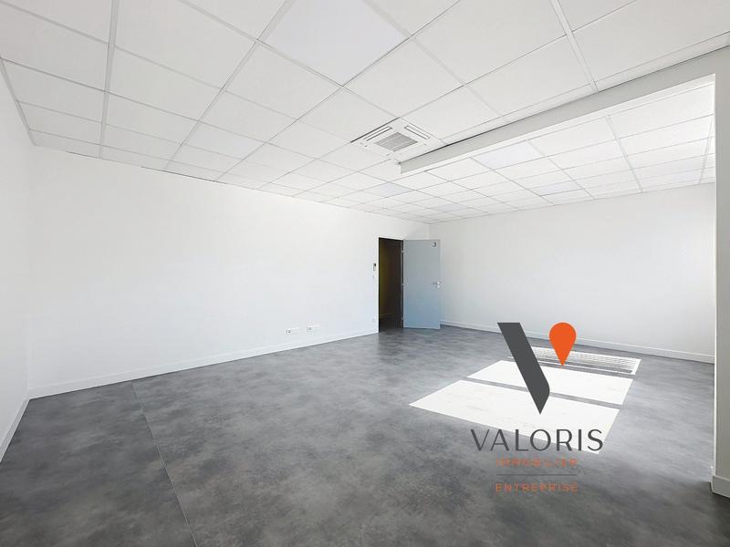 Bureau - 347 m² - 1 pièce