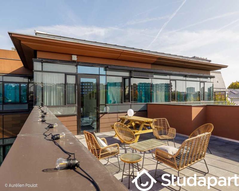 Chambre - 180 m² - 1 pièce