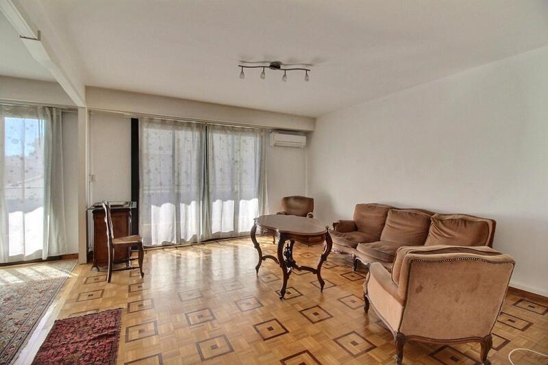 Appartement - 90 m² - 4 pièces