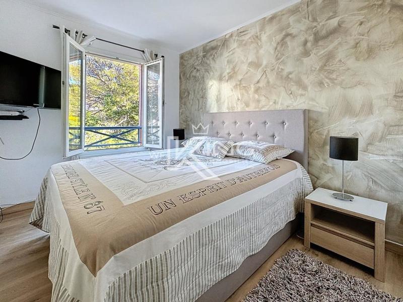 Appartement - 95 m² - 4 pièces