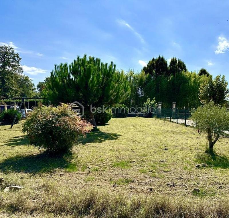 Demeure - 257 m² - 9 pièces