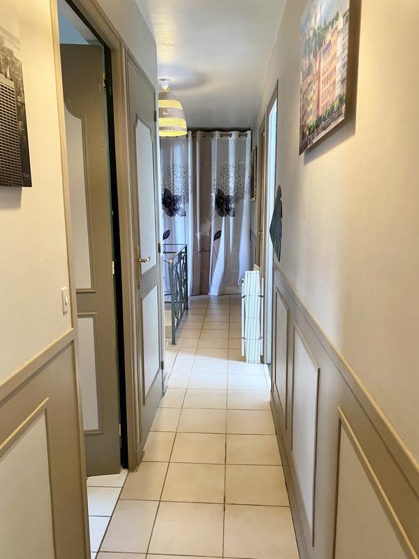 Maison traditionnelle - 141 m² - 7 pièces