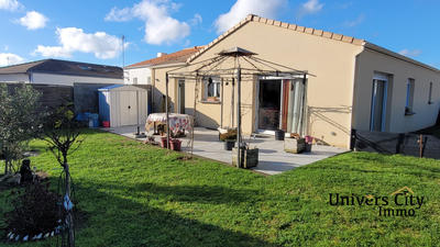 Maison - 90 m² - 4 pièces