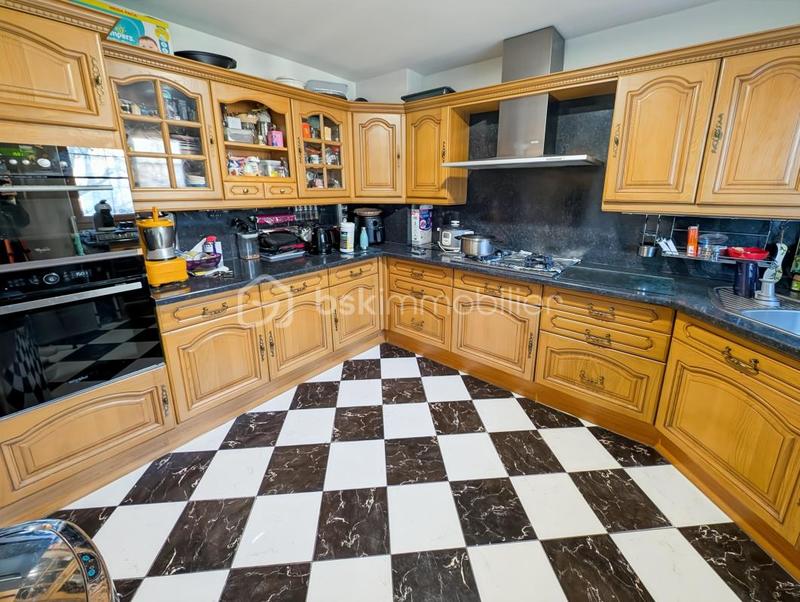 Maison - 147 m² - 8 pièces