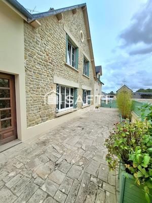 Maison - 200 m² - 7 pièces