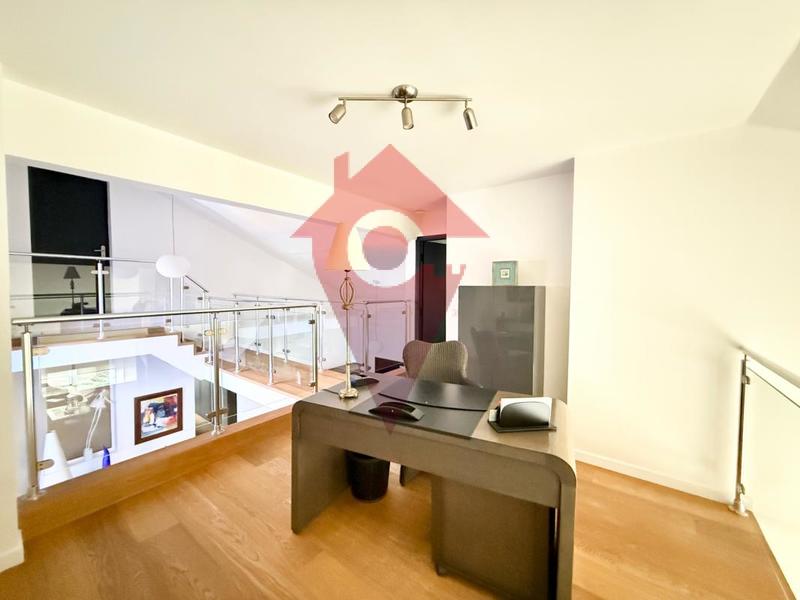 Maison d'architecte - 204 m² - 9 pièces