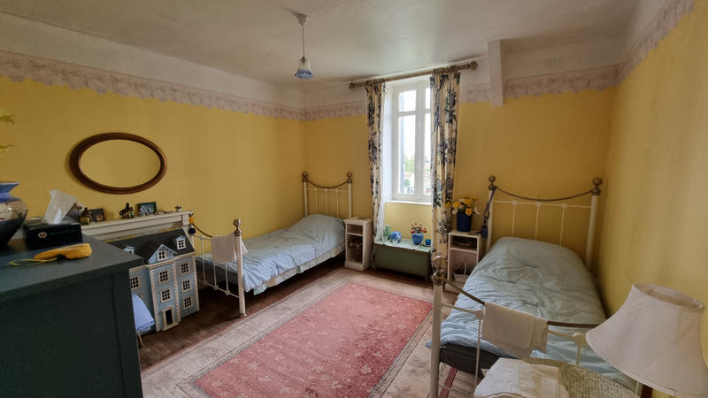 Maison - 188 m² - 9 pièces