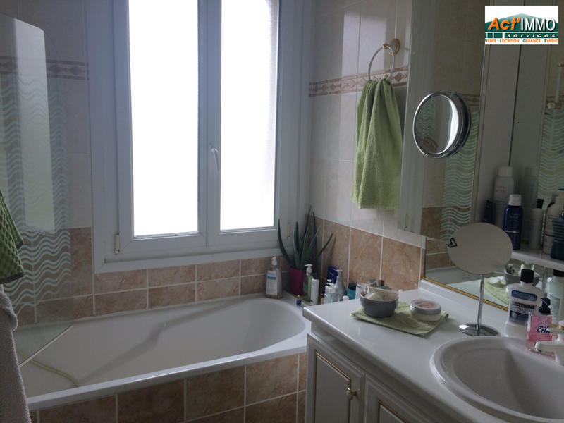 Maison - 90 m² - 3 pièces