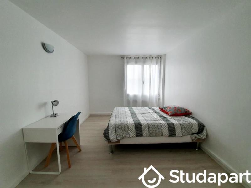 Chambre - 12 m² - 1 pièce