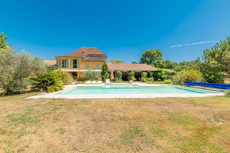 Maison de maîtres - 400 m² - 12 pièces