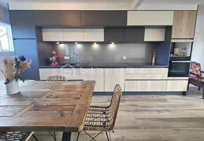 Maison - 95 m² - 5 pièces