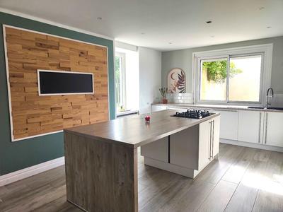 Maison - 250 m² - 8 pièces