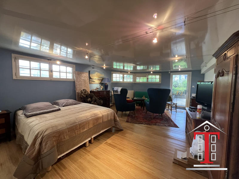 Maison - 200 m² - 8 pièces