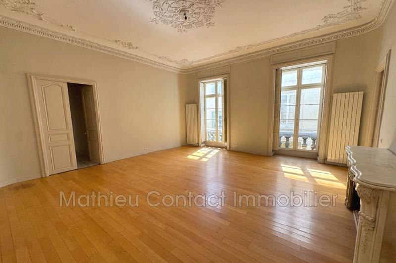 Appartement - 189 m² - 7 pièces