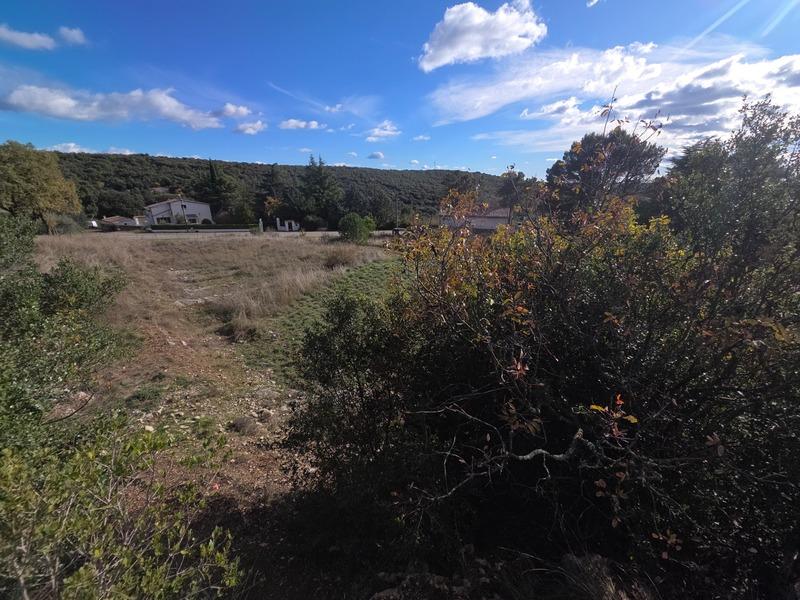 Terrain constructible - 1 781 m²