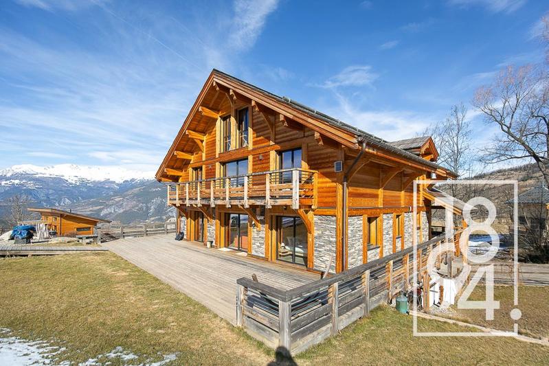 Châlet - 338 m² - 10 pièces