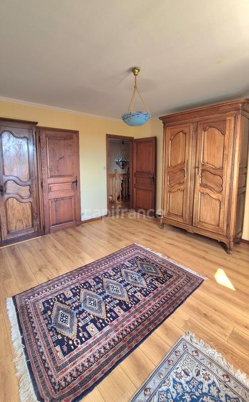 Maison - 200 m² - 6 pièces