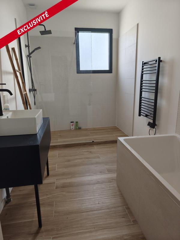 Maison - 280 m² - 6 pièces