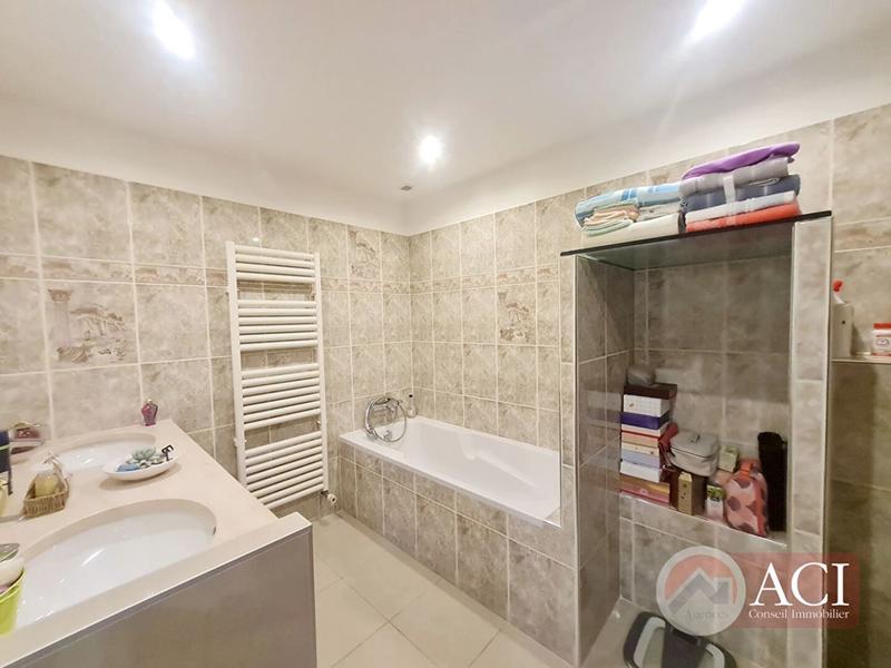 Maison - 160 m² - 7 pièces