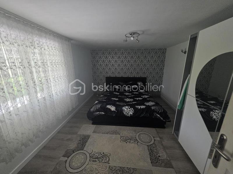 Maison traditionnelle - 143 m² - 5 pièces