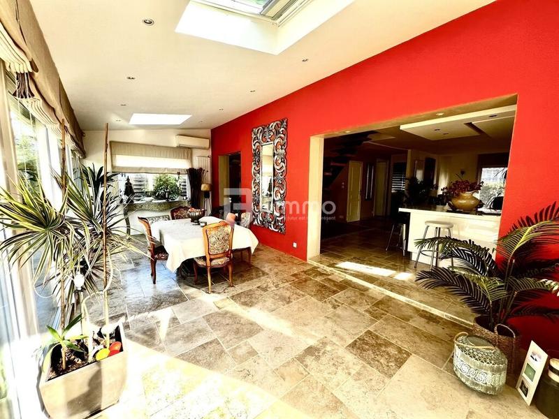 Maison - 160 m² - 5 pièces