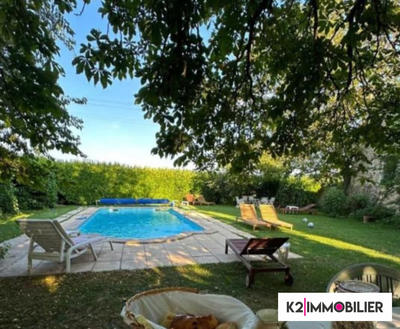 Maison - 486 m² - 14 pièces