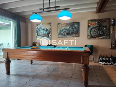 Maison - 258 m² - 7 pièces