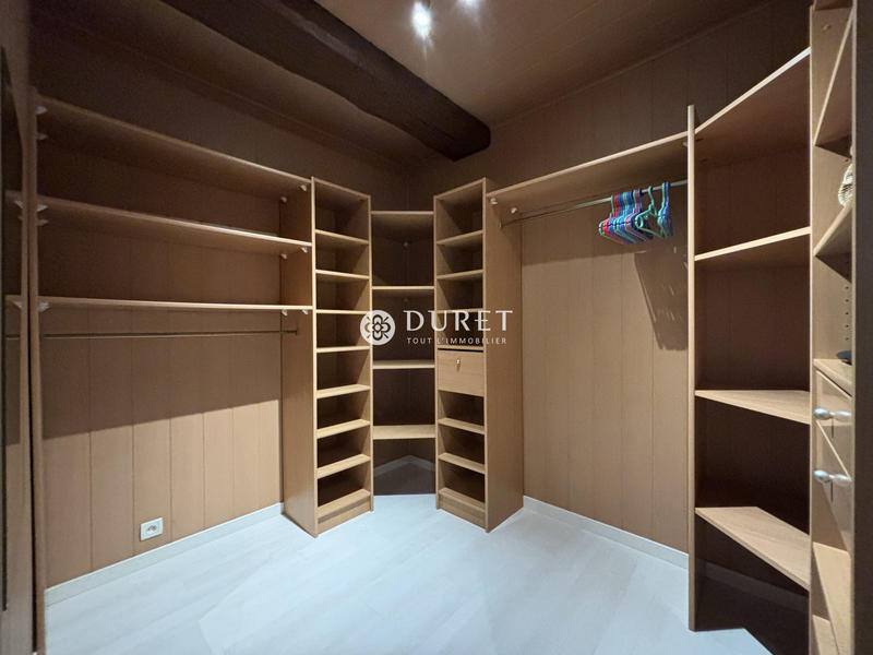 Maison - 210 m² - 5 pièces