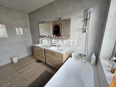 Maison - 132 m² - 6 pièces