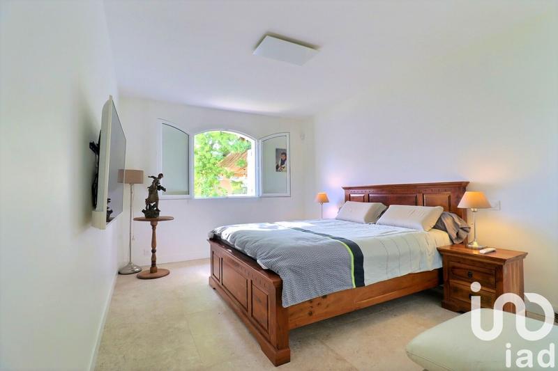 Maison - 240 m² - 5 pièces