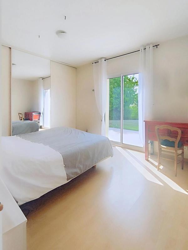 Maison - 237 m² - 10 pièces