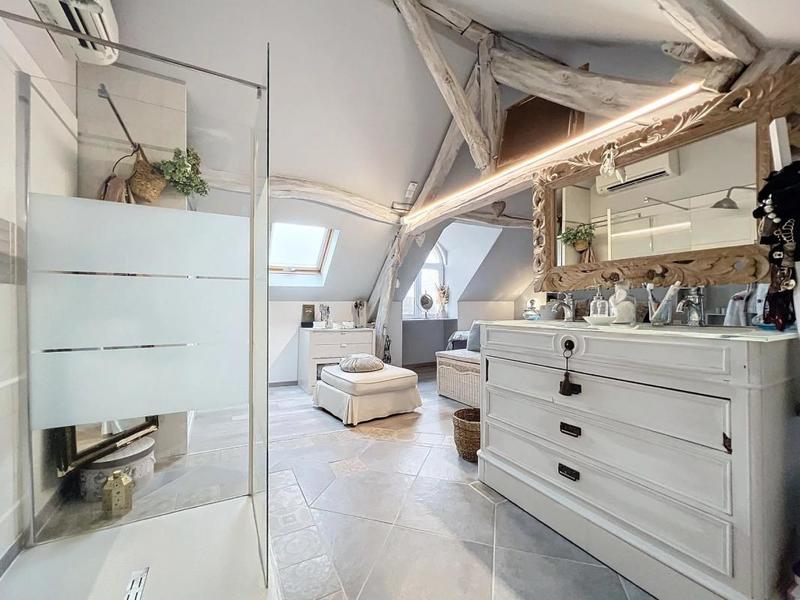 Maison ancienne - 285 m² - 8 pièces