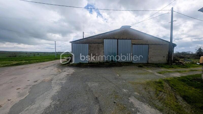 Maison - 490 m² - 1 pièce