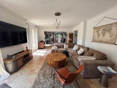 Villa - 210 m² - 7 pièces