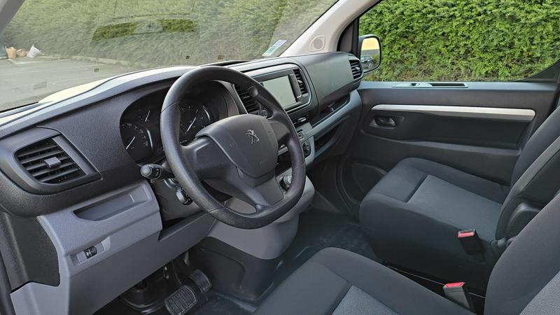 Peugeot Expert 2.0 HDi 180 Eat8 Asphalt Cabine Approfondie