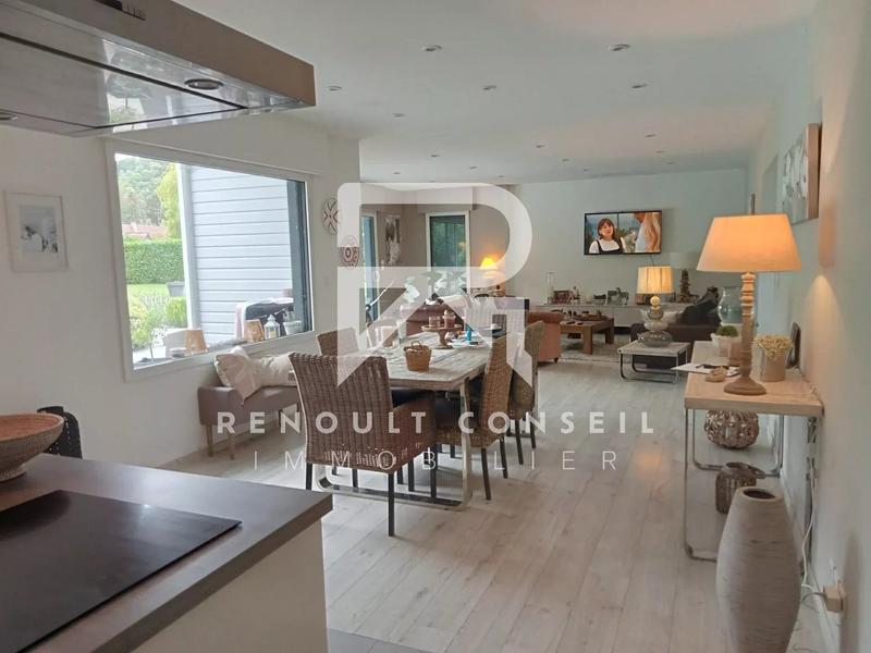 Maison - 169 m² - 5 pièces