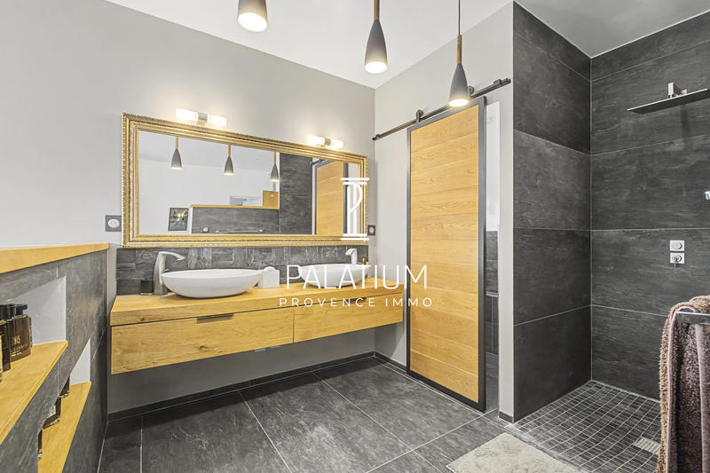 Maison - 165 m² - 6 pièces