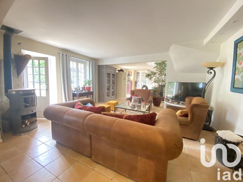 Maison - 241 m² - 6 pièces