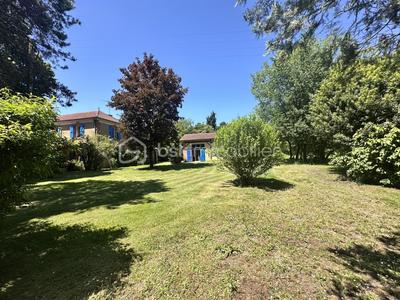 Propriété - 398 m² - 13 pièces